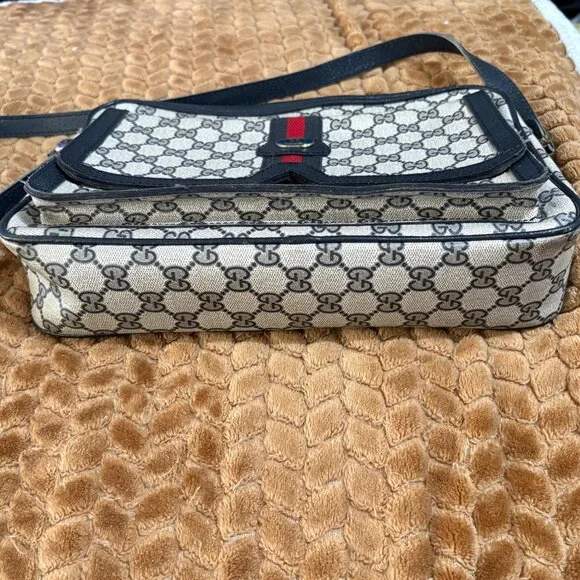 Vintage 1980s Gucci Accessory Collection Coated GG Supreme Camera Bag Crossbody - Picture 3 of 16